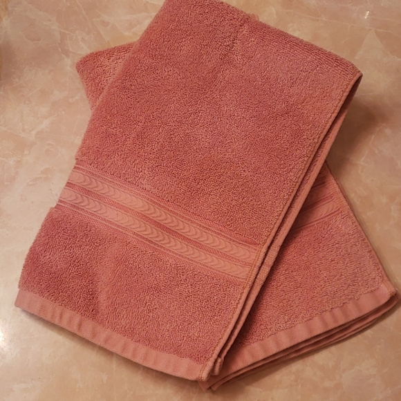 Cloth Shower curtain with 2 hand towels - Picture 7 of 7